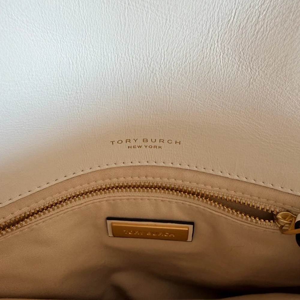 NWOT Tory Burch Kira Chevron Devon White Quilted Crossbody Bag with Gold Chain - Picture 10 of 11